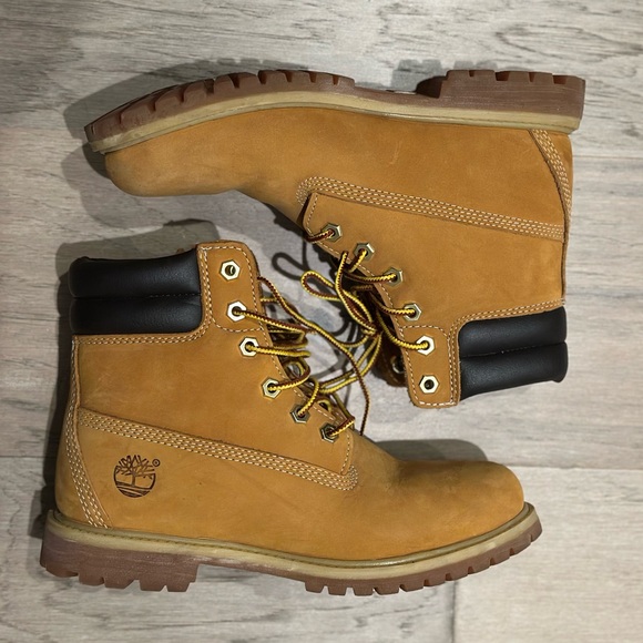 Timberland Shoes - Women’s timberland boots 7.5